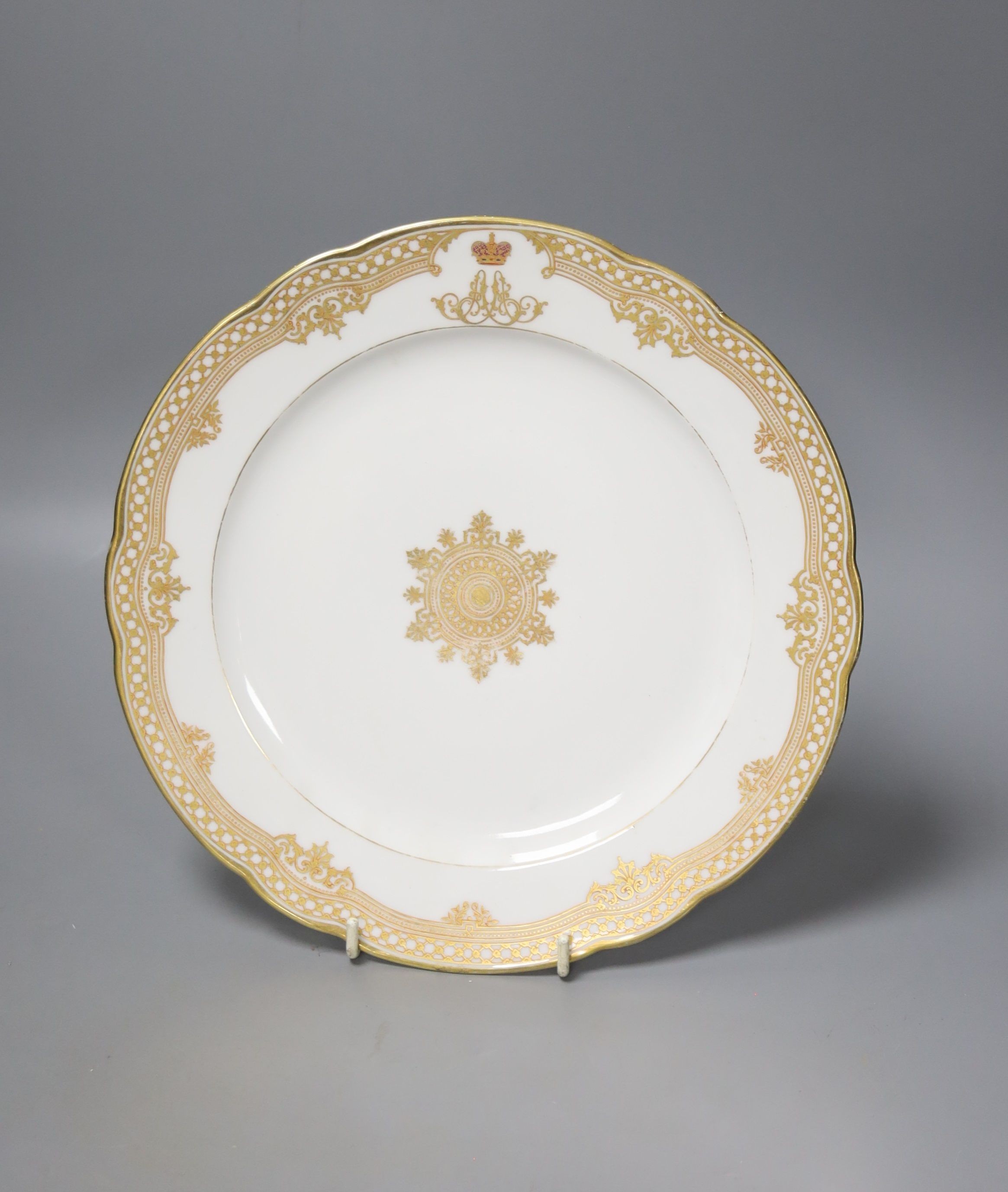 A Russian Imperial porcelain dinner plate, from the service of grand Duke Alexander Alexandrovich, diameter 25cm